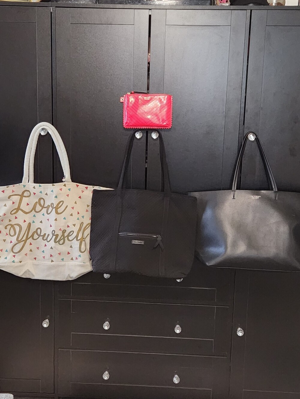 3 Totes Totally + VS Wristlet Bundle. MSRP $264. Large Totes. - Picture 3 of 7